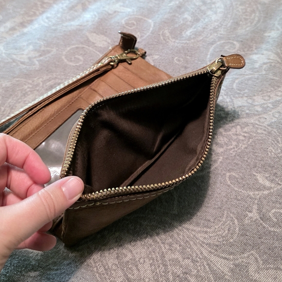 Roots Tribe Leather Wallet - Picture 10 of 11